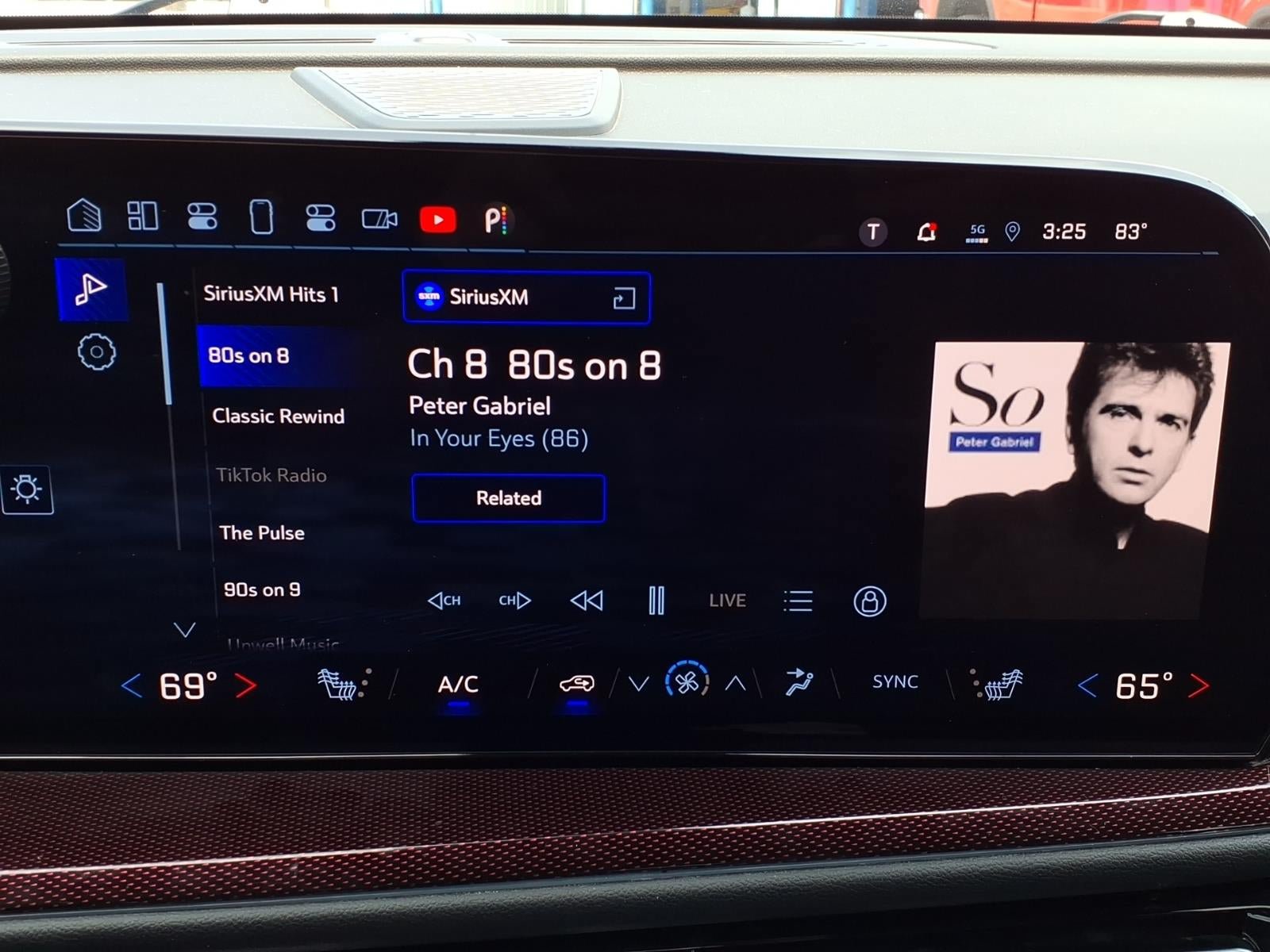 Used 2025 Chevrolet Traverse Z71 w/ Enhanced Driving Package AWD/4WD image 22
