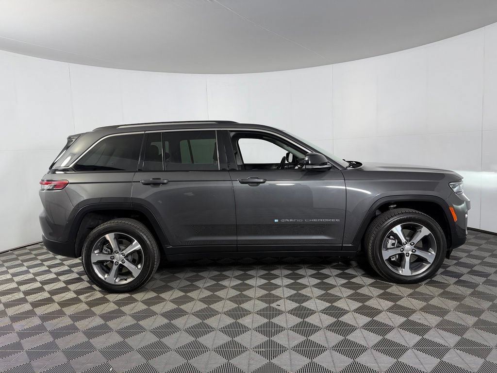 Used 2022 Jeep Grand Cherokee Limited 4xe AWD/4WD image 7
