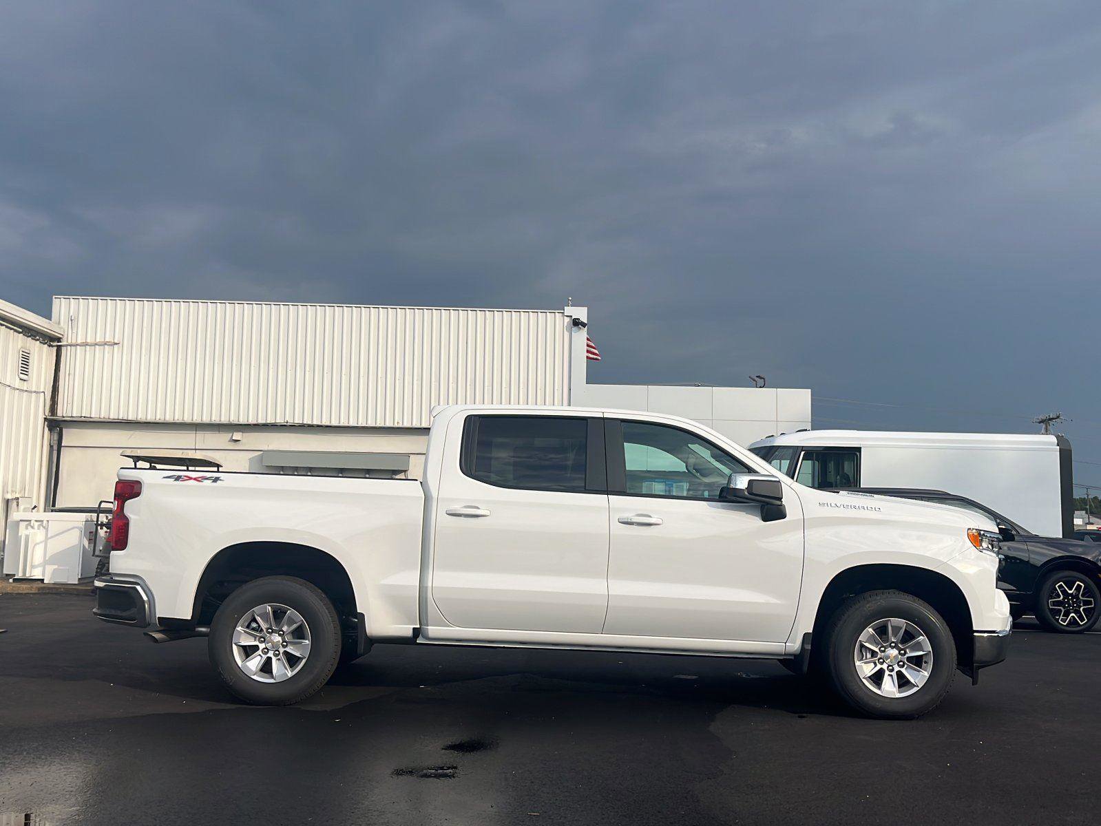 New 2026 Chevrolet Silverado 1500 LT w/ LPO, Dark Essentials Package AWD/4WD image 6