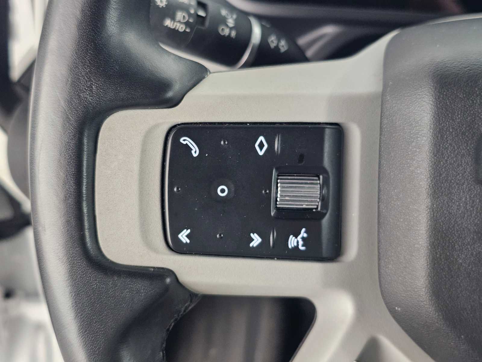 Used 2023 Land Rover Defender 110 S image 27