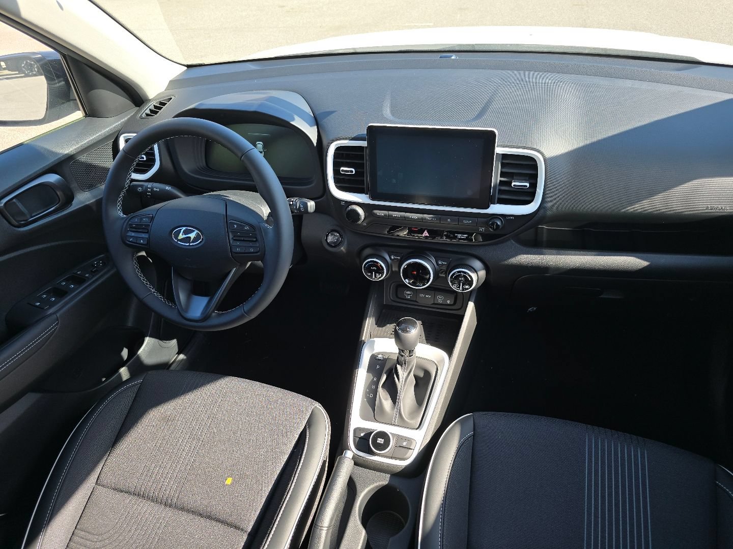 New 2026 Hyundai Venue SEL FWD image 23