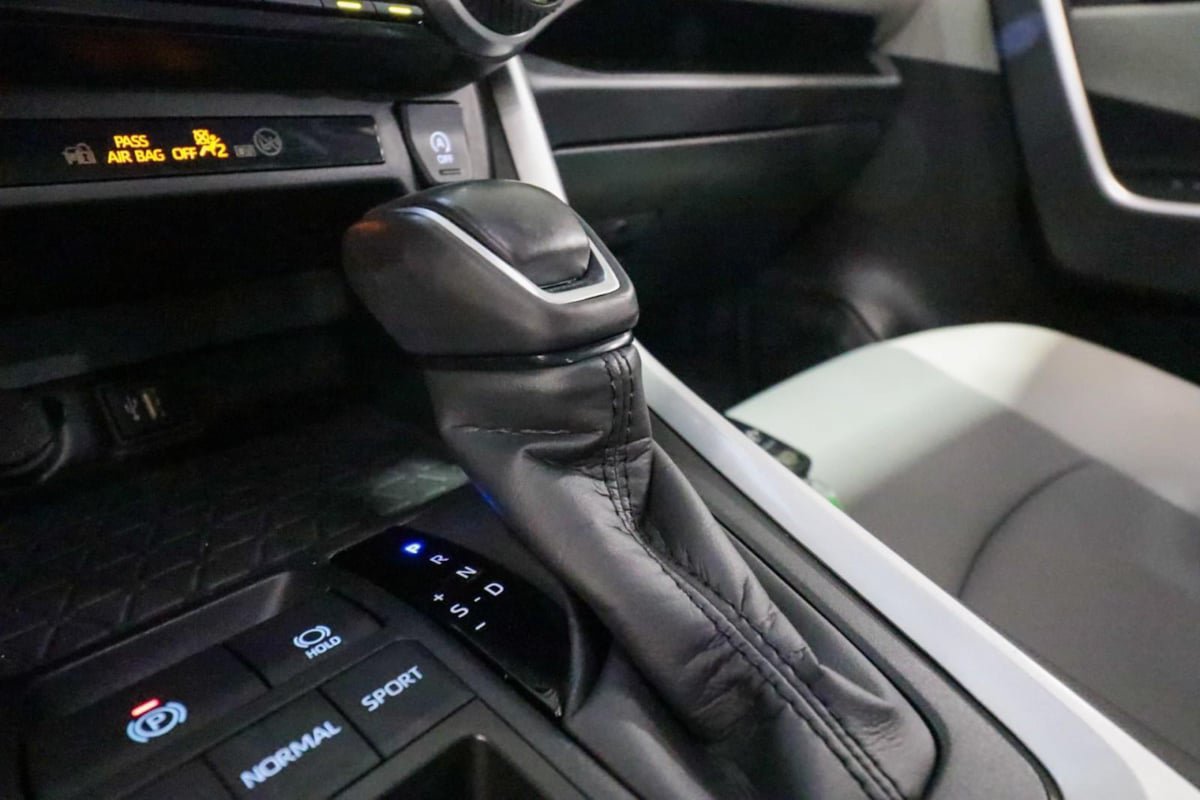Used 2025 Toyota RAV4 XLE Premium FWD image 17
