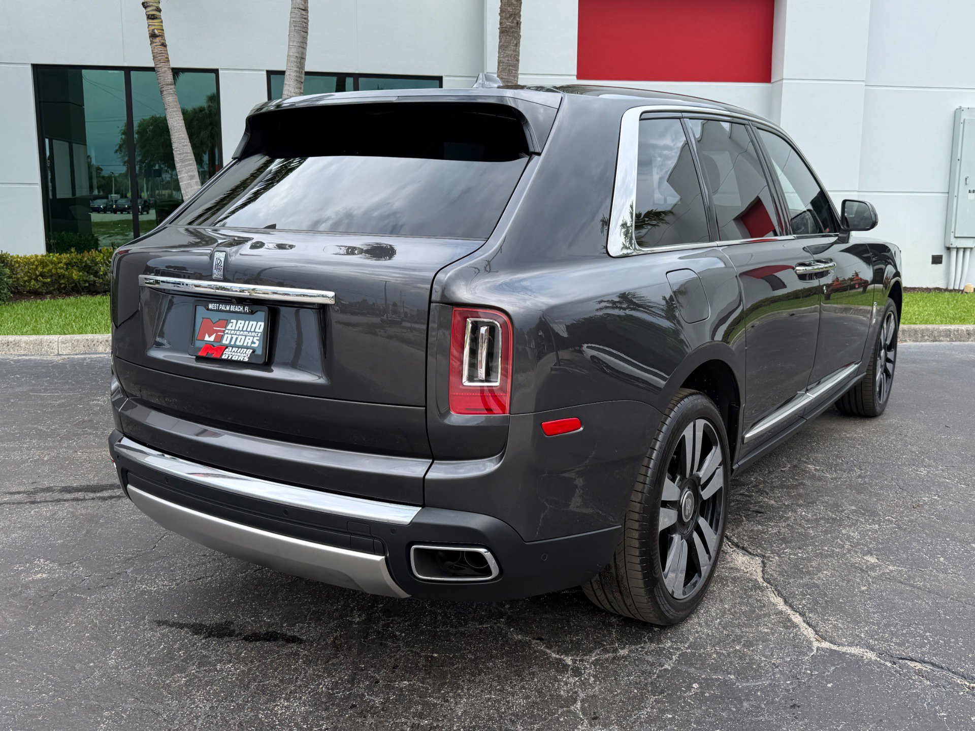 Used 2022 Rolls-Royce Cullinan AWD/4WD image 19
