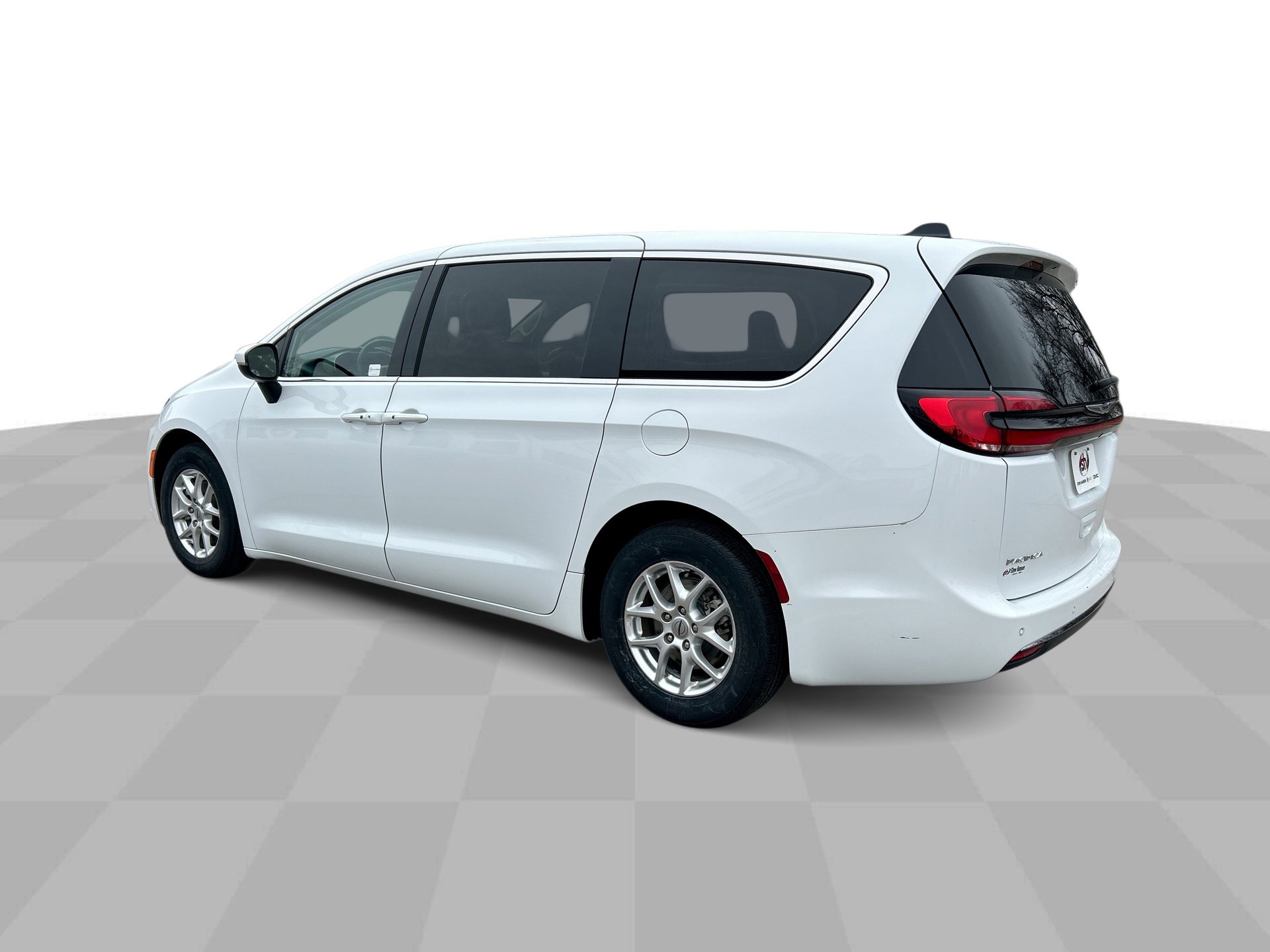 Used 2023 Chrysler Pacifica Touring-L image 7