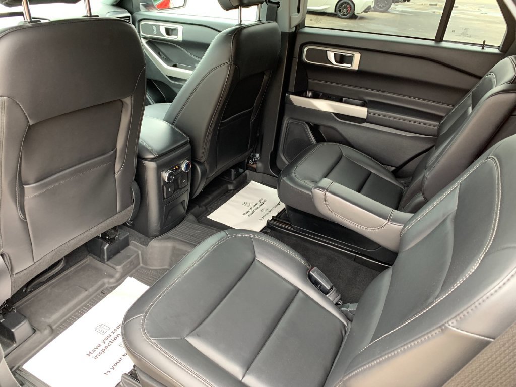 Used 2023 Ford Explorer XLT w/ Equipment Group 202A AWD/4WD image 14