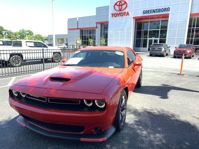 Used 2019 Dodge Challenger R/T RWD image 1