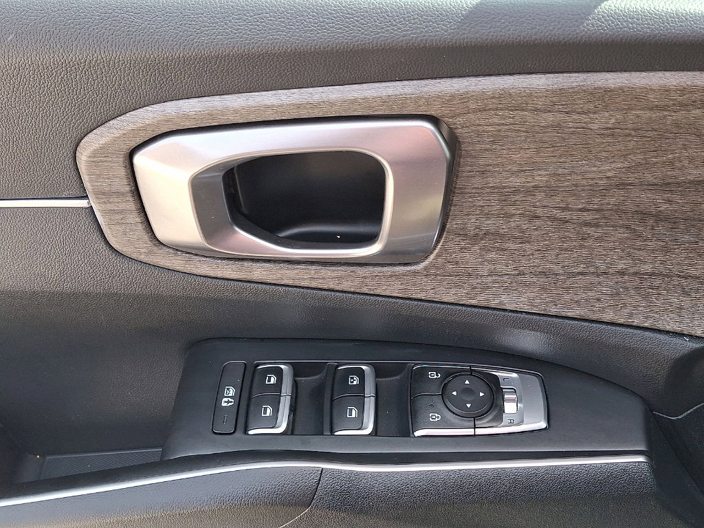 Used 2023 Kia Sorento S w/ Panoramic Sunroof Package AWD/4WD image 10
