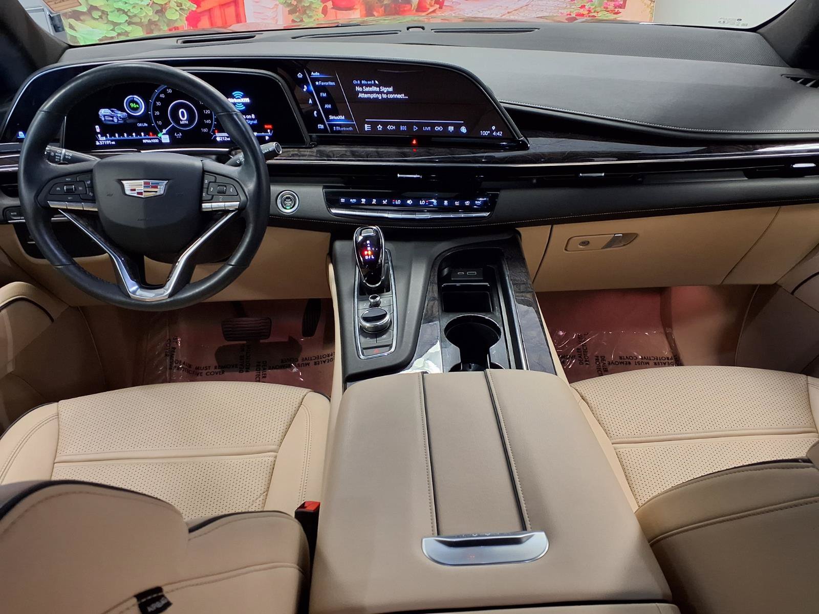 Certified 2023 Cadillac Escalade Premium Luxury RWD image 17