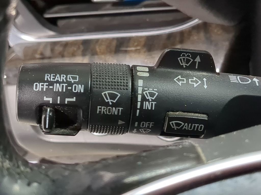 Used 2015 Cadillac Escalade Platinum image 42