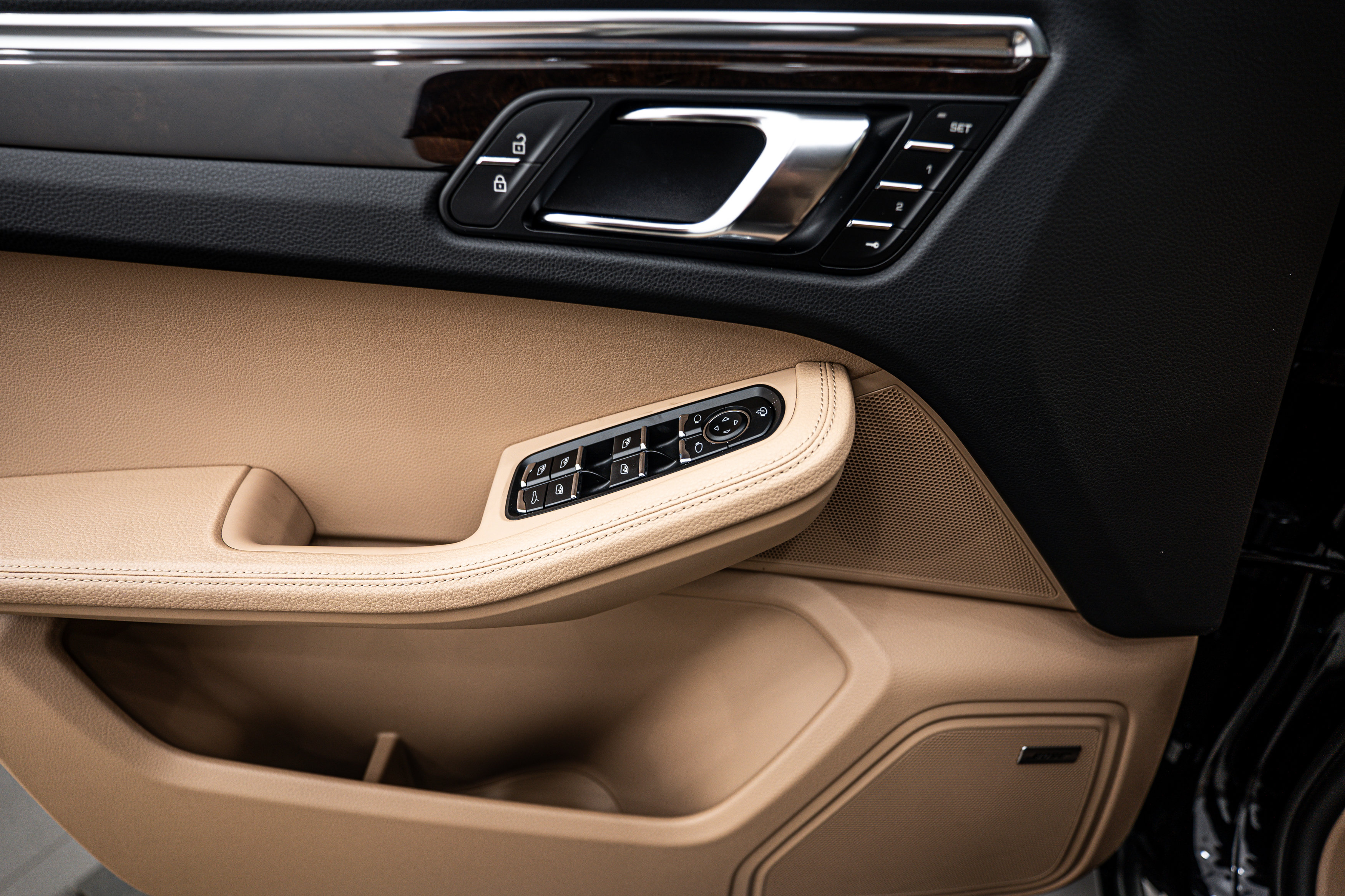 New 2025 Porsche Macan image 17