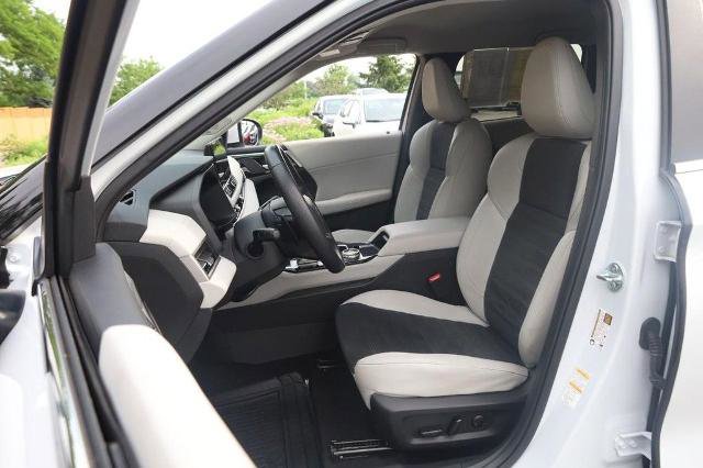Used 2025 Mitsubishi Outlander AWD image 10
