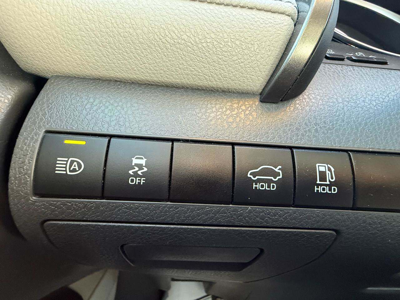 Used 2021 Toyota Camry LE FWD image 15