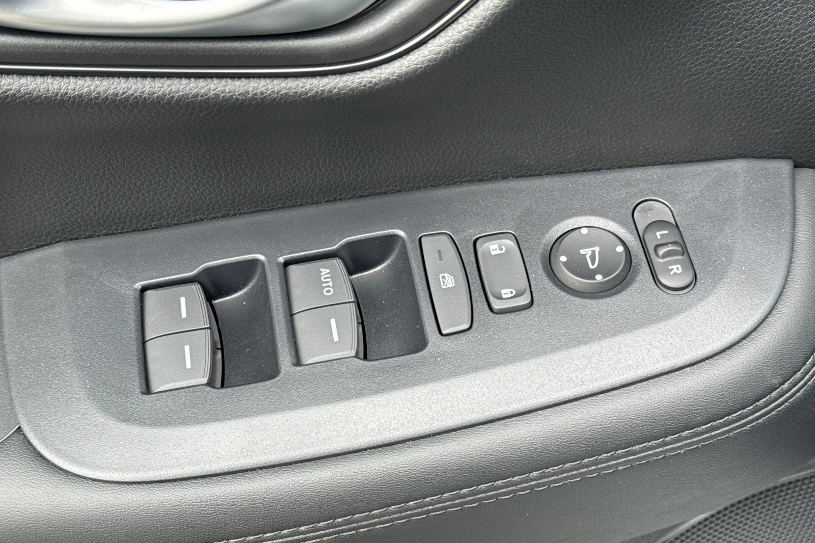 New 2027 Honda HR-V LX image 11