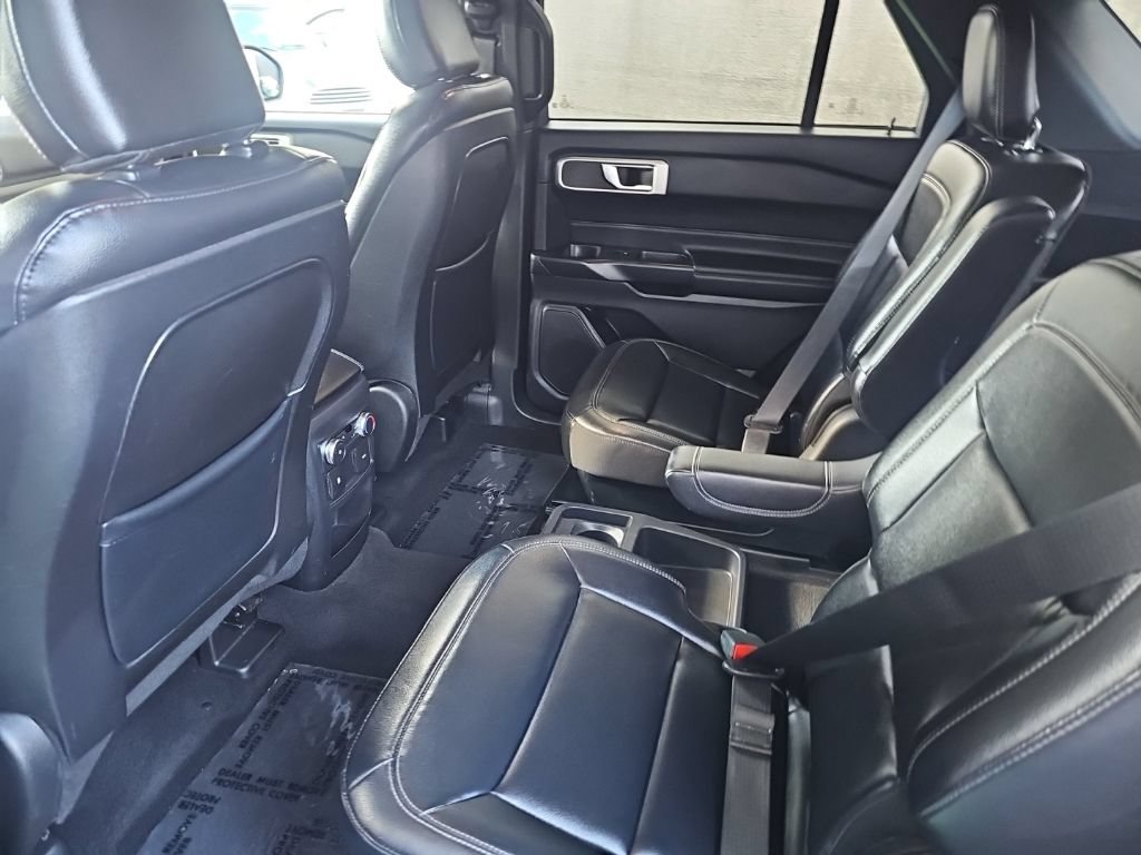 Used 2020 Ford Explorer XLT w/ Equipment Group 202A AWD/4WD image 35