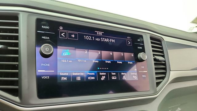 Used 2021 Volkswagen Atlas Cross Sport SE w/ Panoramic Sunroof Package image 45