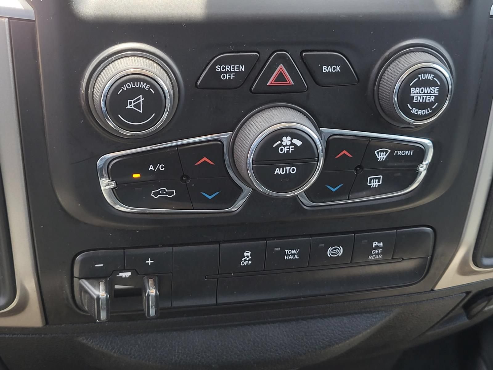 Used 2017 RAM 2500 SLT AWD/4WD image 24