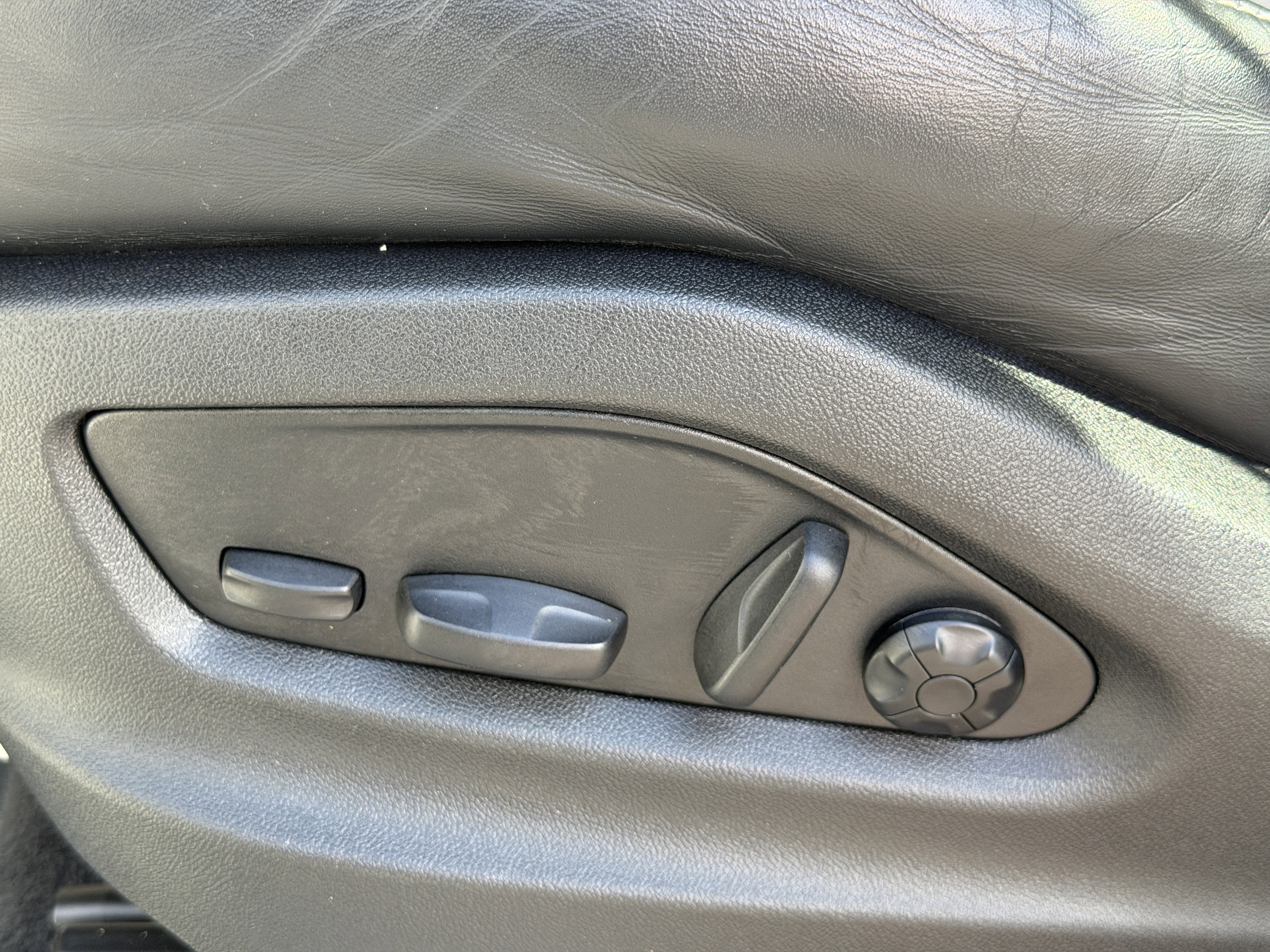 Certified 2024 Porsche Cayenne S image 27