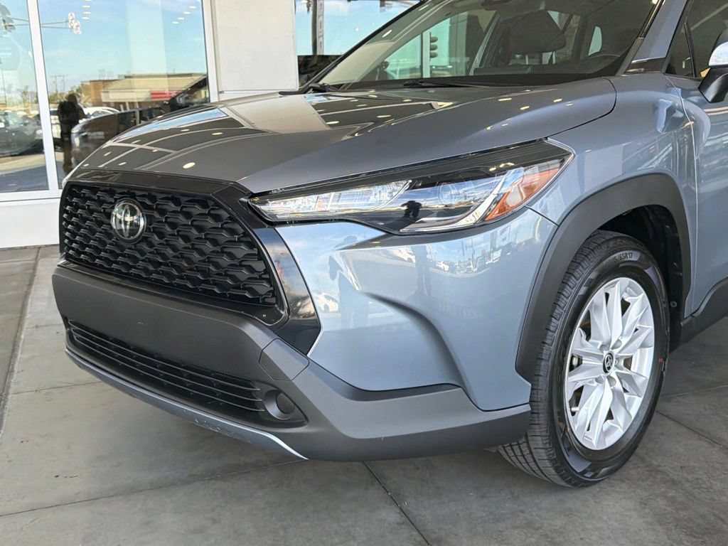 Certified 2022 Toyota Corolla Cross LE FWD image 3