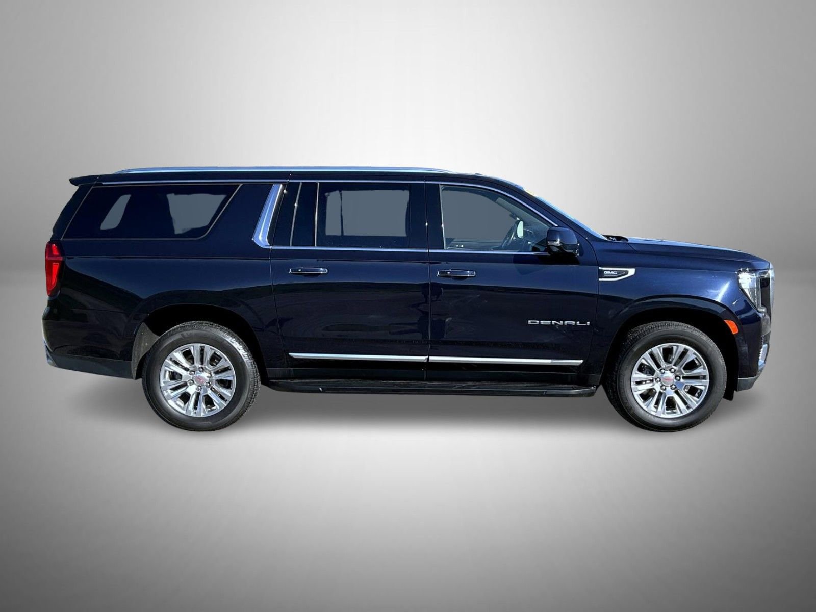 Certified 2023 GMC Yukon XL Denali image 4