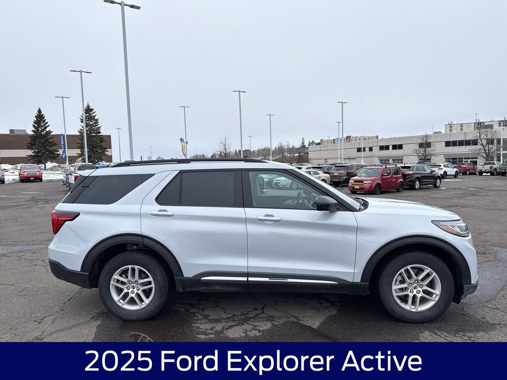 Used 2025 Ford Explorer Active image 6