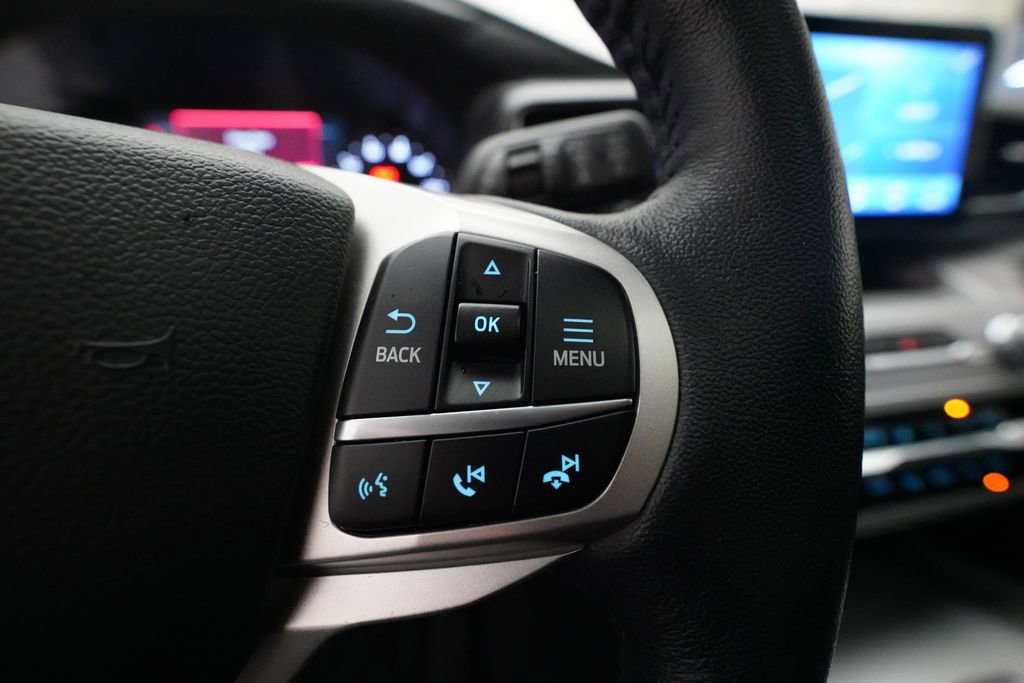 Used 2023 Ford Explorer XLT w/ Equipment Group 202A AWD/4WD image 19