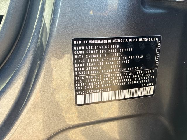 Used 2024 Volkswagen Tiguan SE R-Line FWD image 29