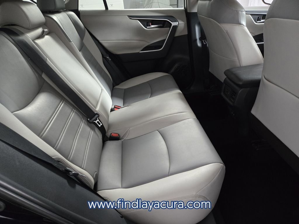 Used 2019 Toyota RAV4 XLE Premium w/ Carpet Mat Package image 17
