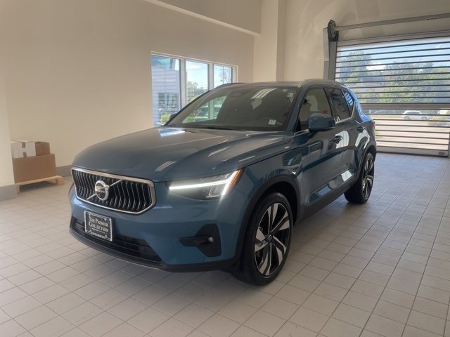 Certified 2023 Volvo XC40 B5 Plus