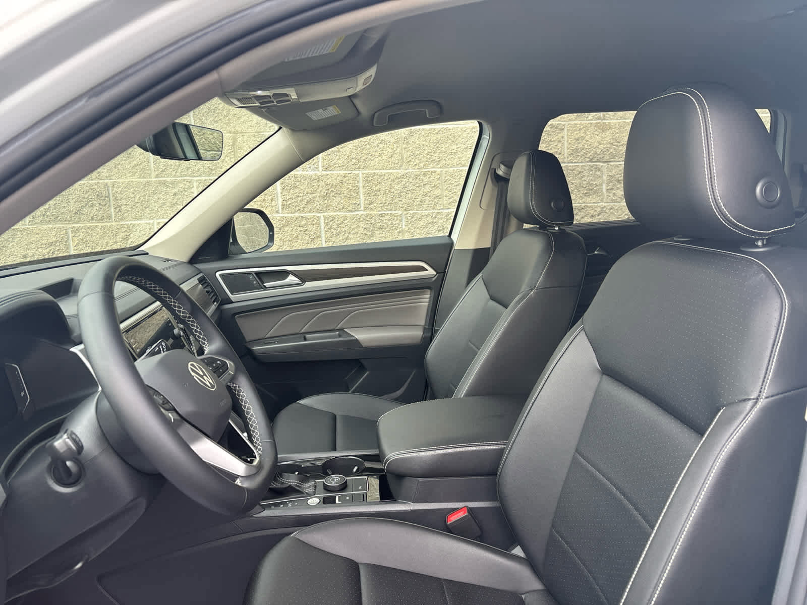 Used 2023 Volkswagen Atlas SE image 12