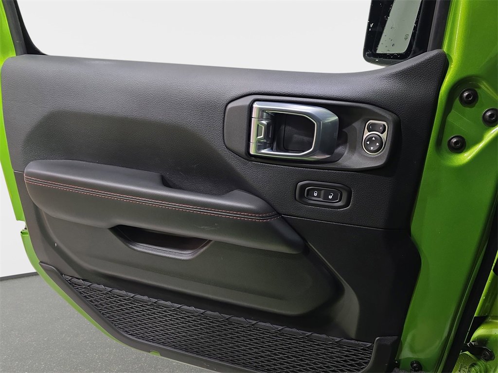 Used 2025 Jeep Wrangler Unlimited Rubicon image 28