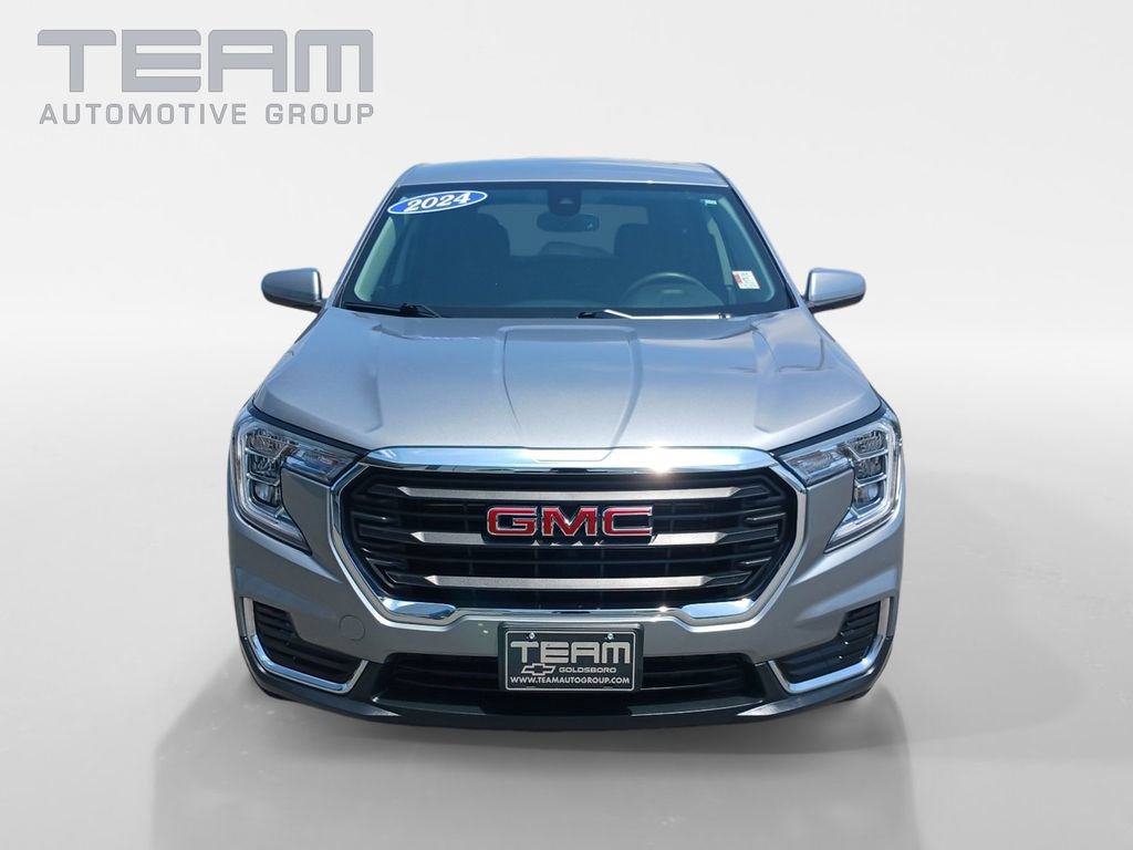 Used 2024 GMC Terrain SLE AWD/4WD image 2