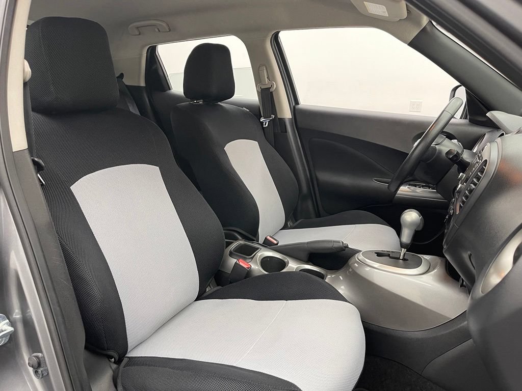 Used 2015 Nissan Juke S FWD image 28