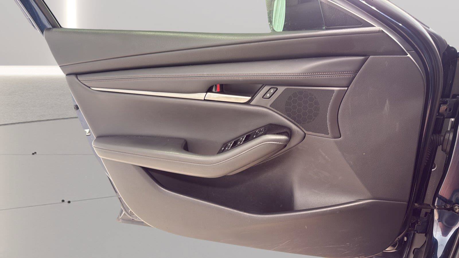 Used 2025 MAZDA MAZDA3 s FWD image 21