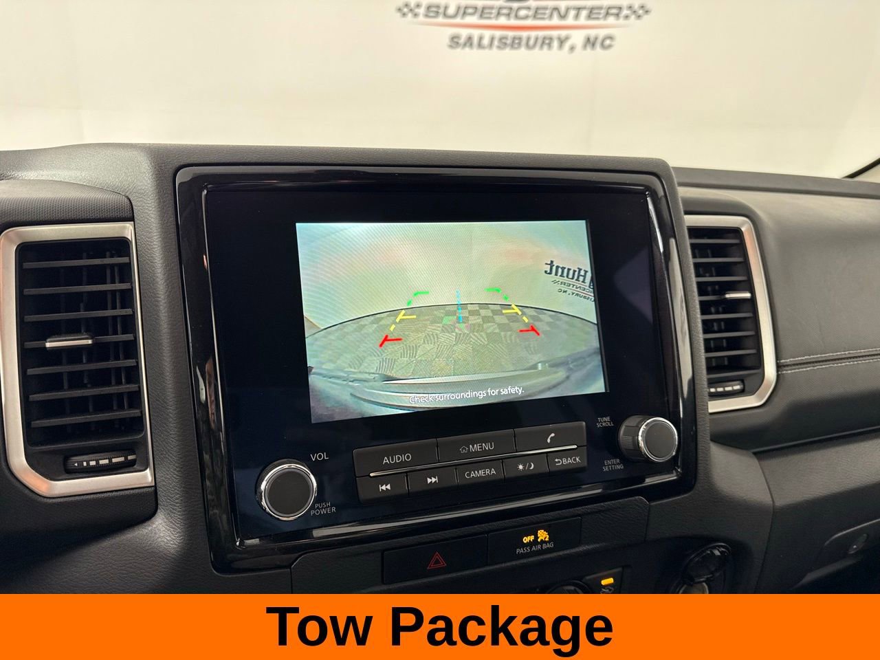 Used 2022 Nissan Frontier SV image 3