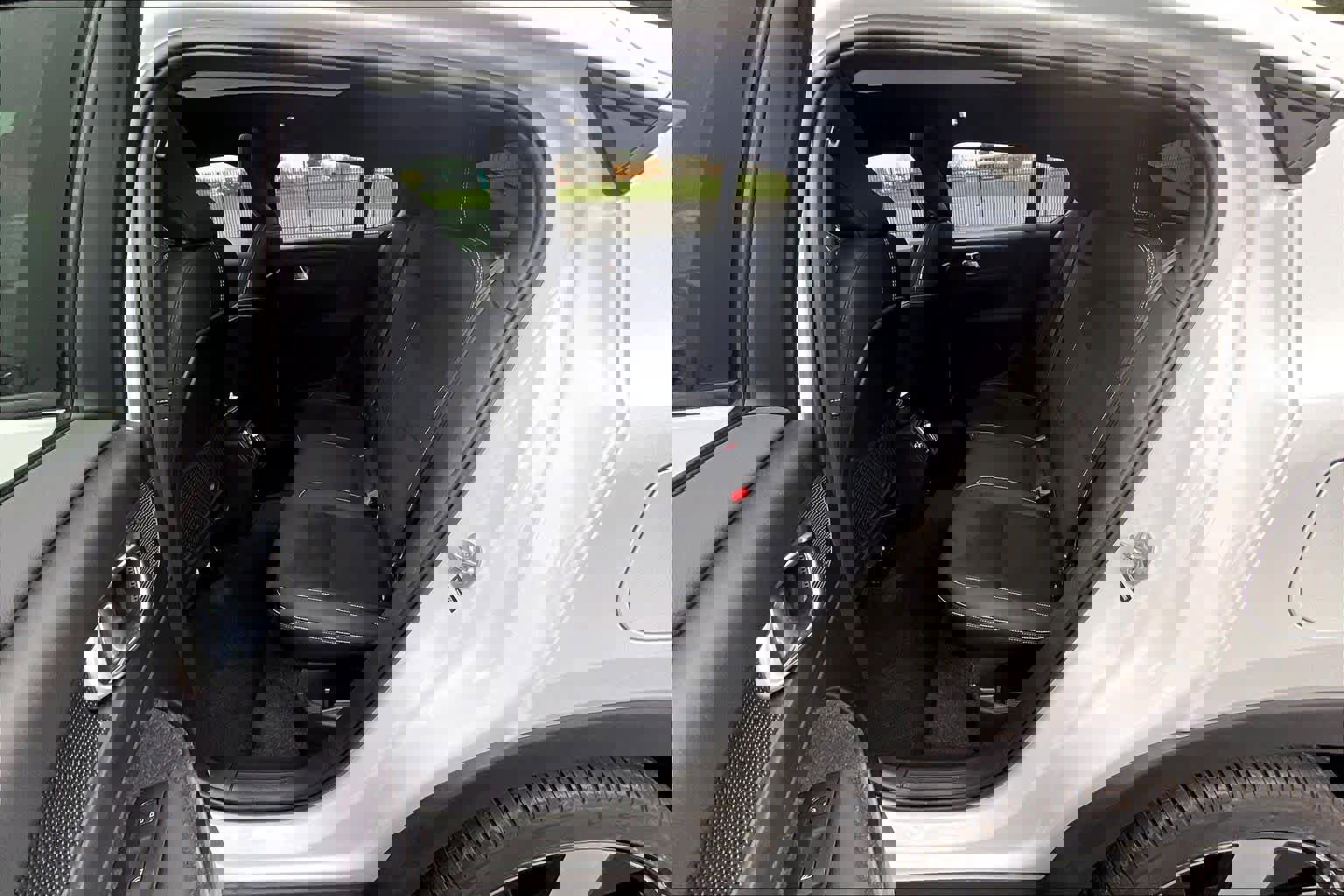 Used 2023 Volvo C40 P8 Recharge Ultimate image 29