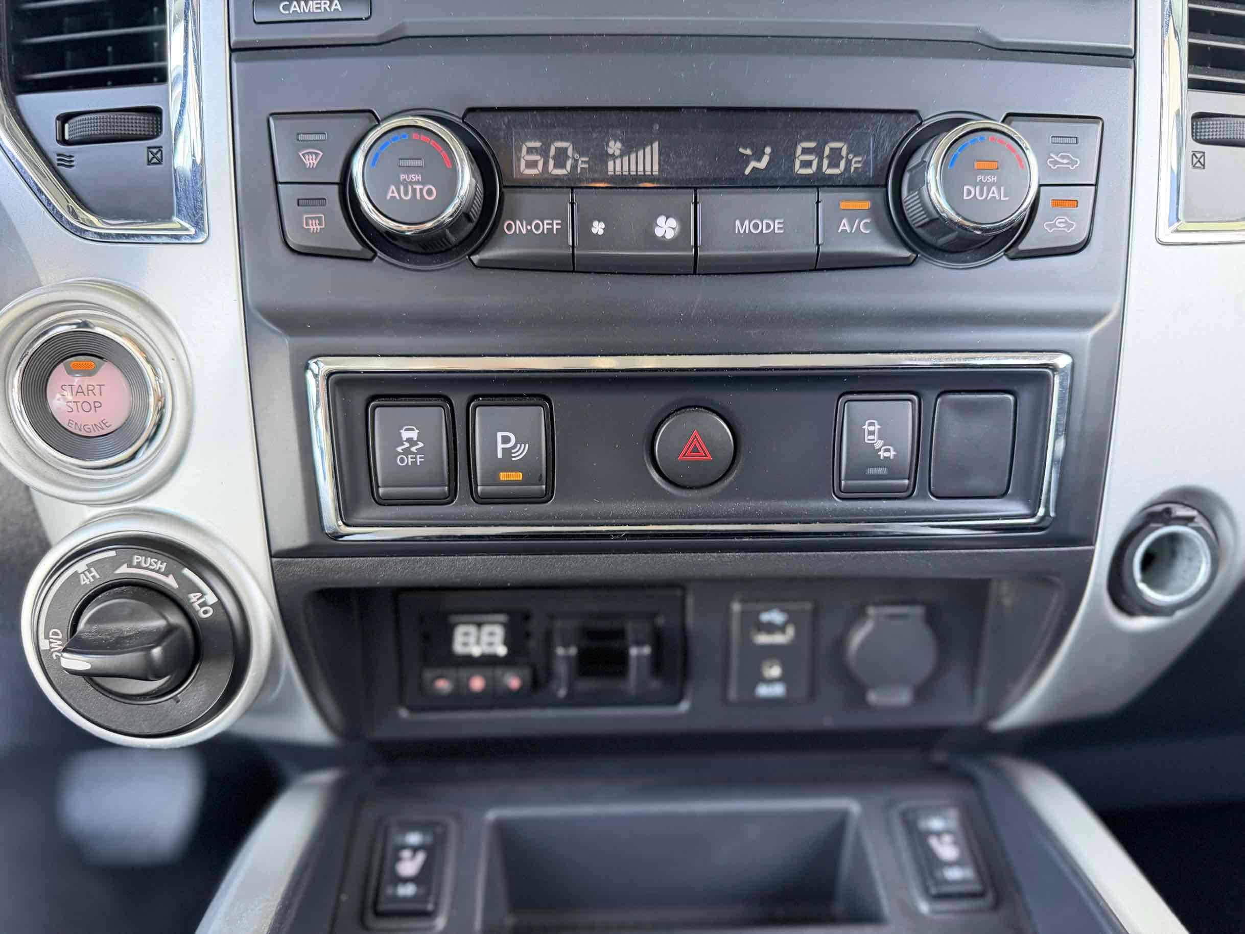 Used 2018 Nissan Titan SV w/ SV Convenience Package AWD/4WD image 20
