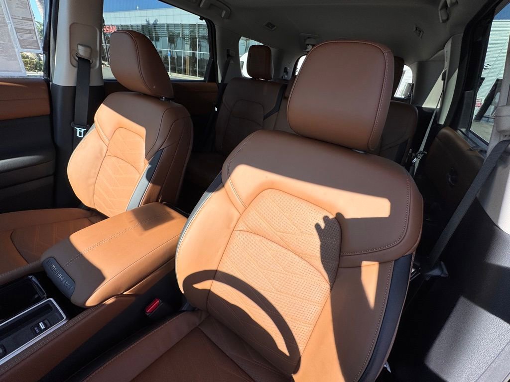 New 2025 Nissan Pathfinder Platinum image 10