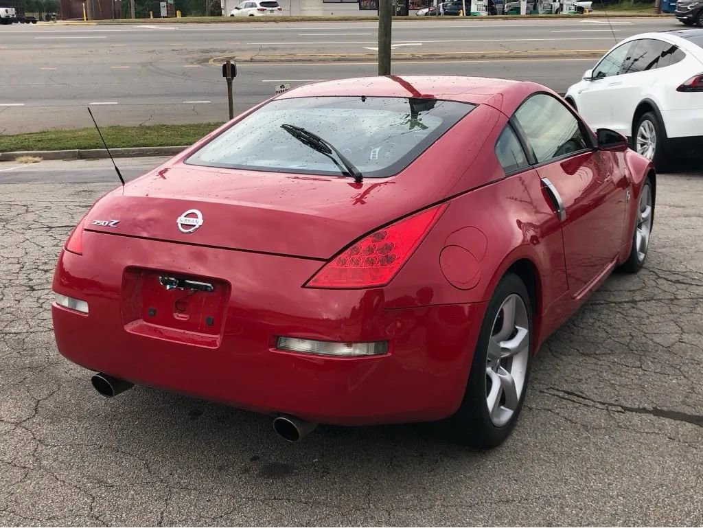 Used 2006 Nissan 350Z Enthusiast w/ (N93) Cargo Convenience Pkg image 4