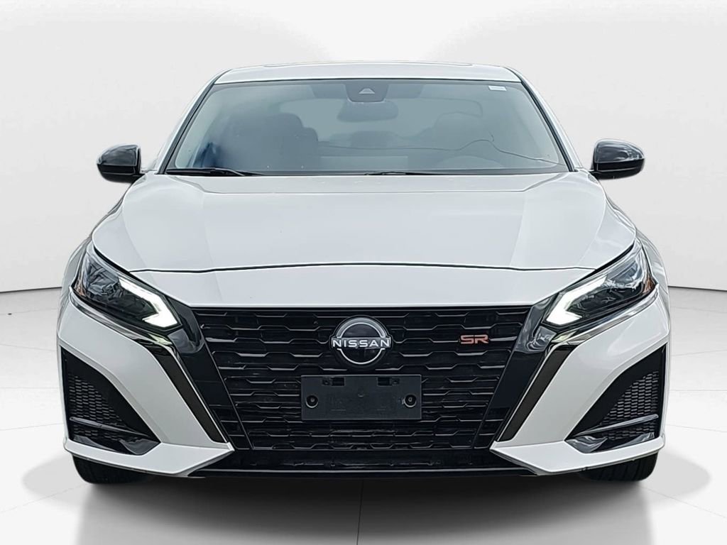 Used 2024 Nissan Altima 2.5 SR w/ SR Premium Package image 11