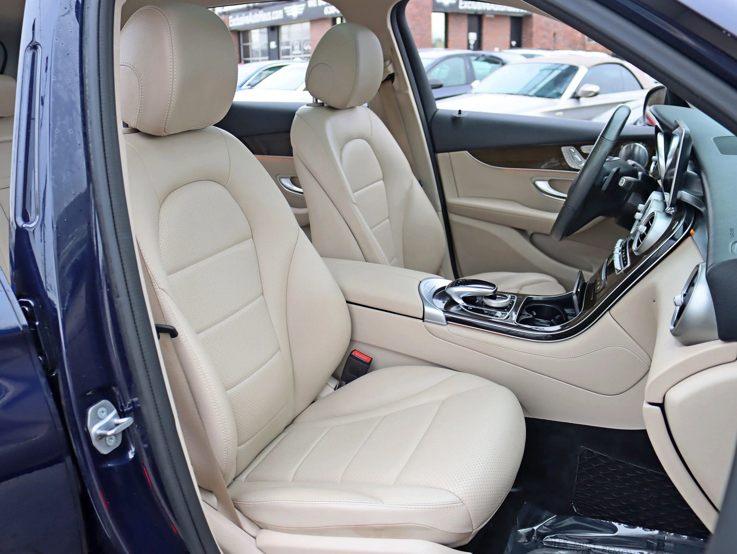 Used 2019 Mercedes-Benz GLC 300 GLC 300 4MATIC Sport Utility 4 image 29