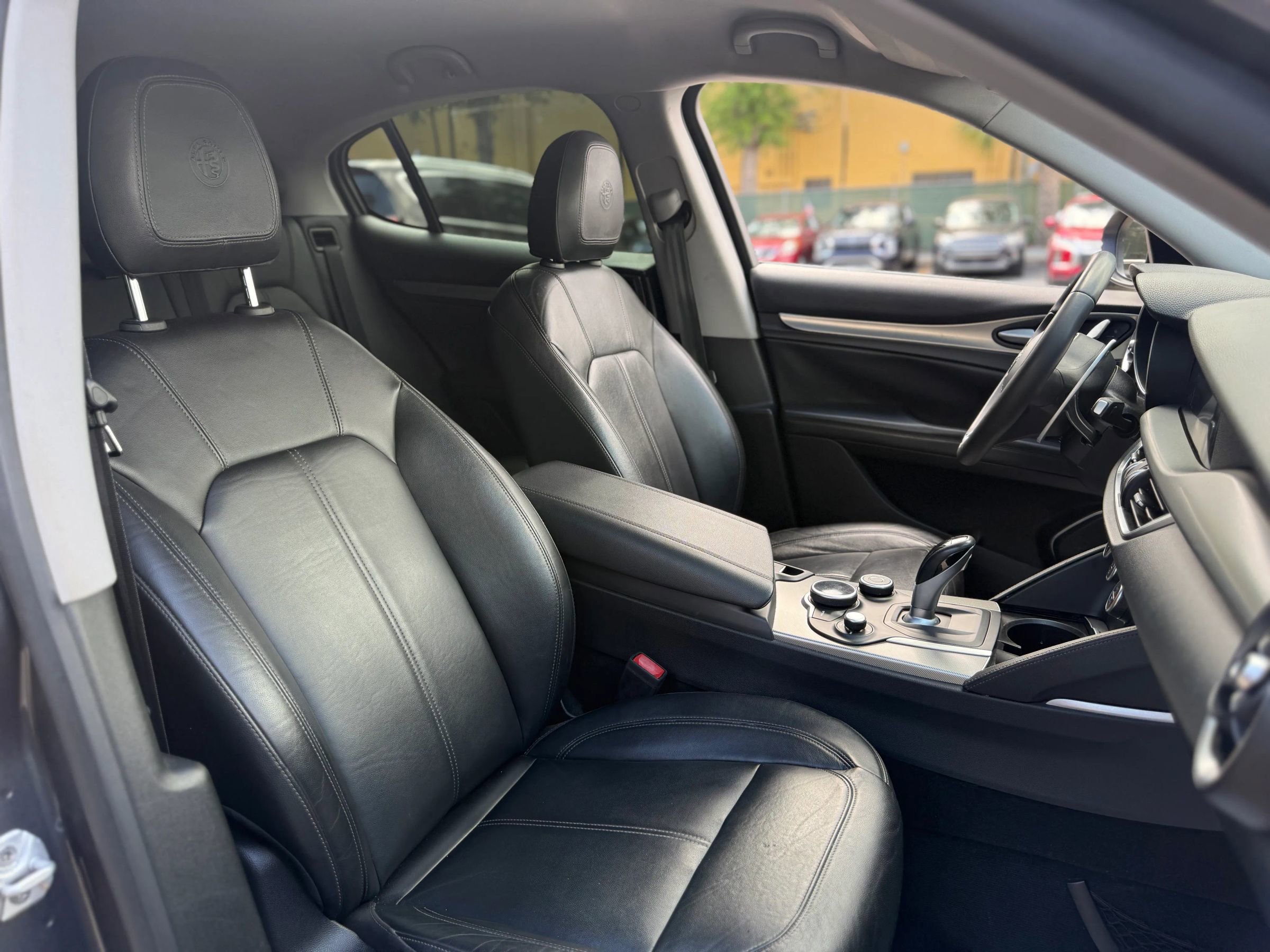 Used 2018 Alfa Romeo Stelvio Sport w/ Quick Order Package 22J Sport AWD/4WD image 16