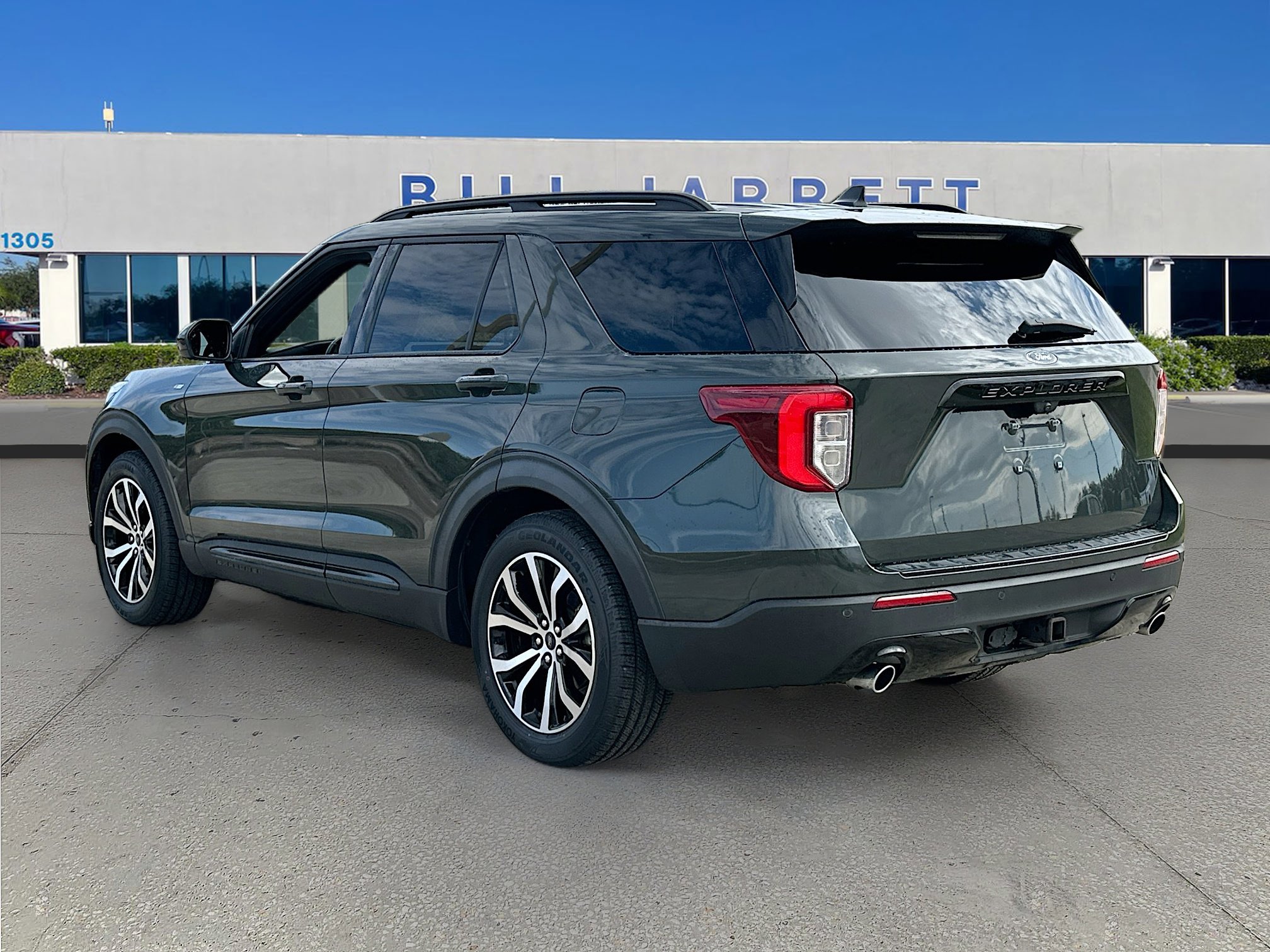Certified 2022 Ford Explorer ST-Line w/ Class IV Trailer Tow Package image 5