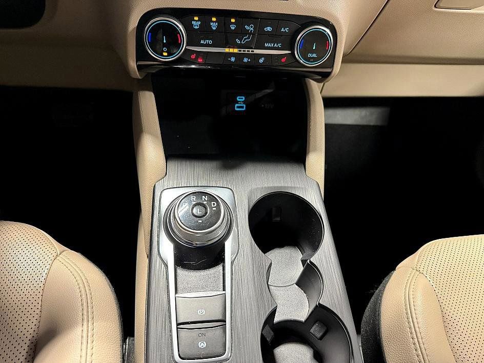 Used 2022 Ford Escape SEL image 12