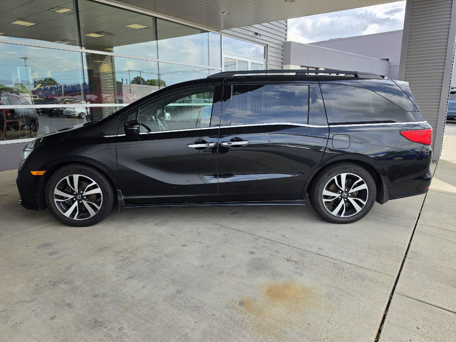 Used 2019 Honda Odyssey Elite image 2