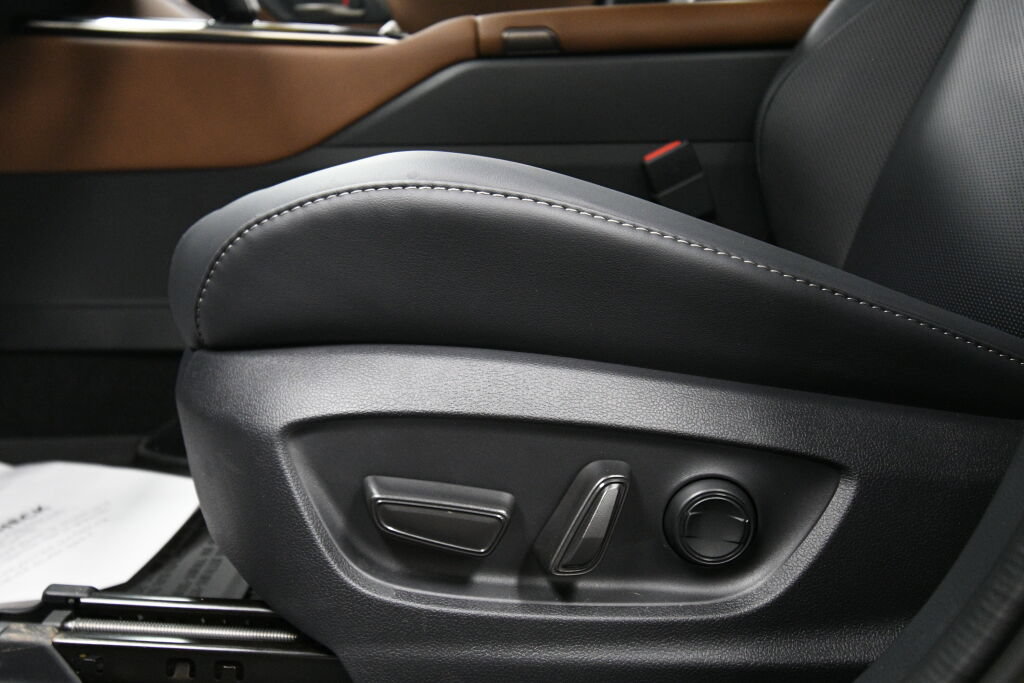 Used 2026 Toyota Crown w/ Advanced Technology Package AWD/4WD image 10