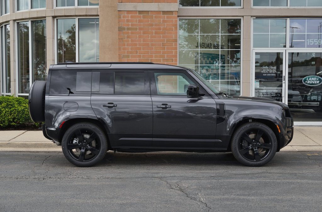 New 2026 Land Rover Defender 110 X-Dynamic SE AWD/4WD image 7