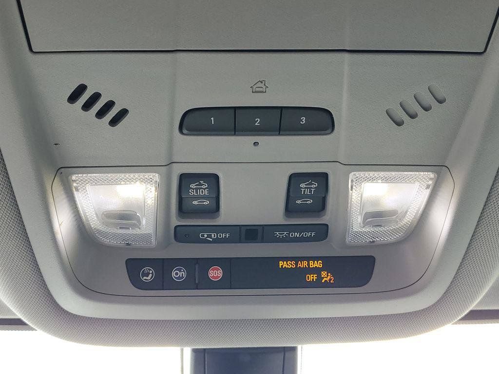 Used 2020 GMC Acadia SLE w/ Driver Convenience Package FWD image 22