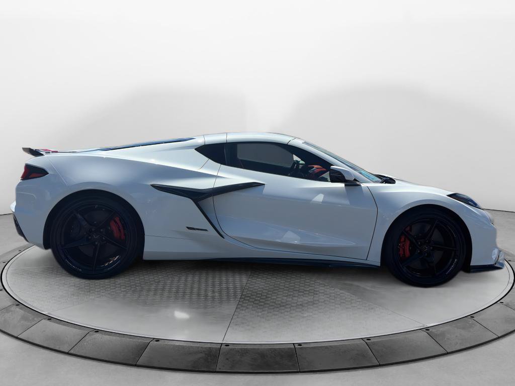New 2026 Chevrolet Corvette E-Ray w/ Stealth Interior Trim Package AWD/4WD image 5