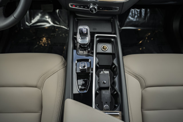 New 2026 Volvo XC60 T8 Plus w/ Protection Package Premier AWD/4WD image 27