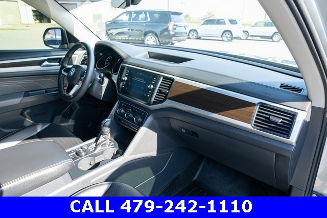 Used 2021 Volkswagen Atlas SE image 40